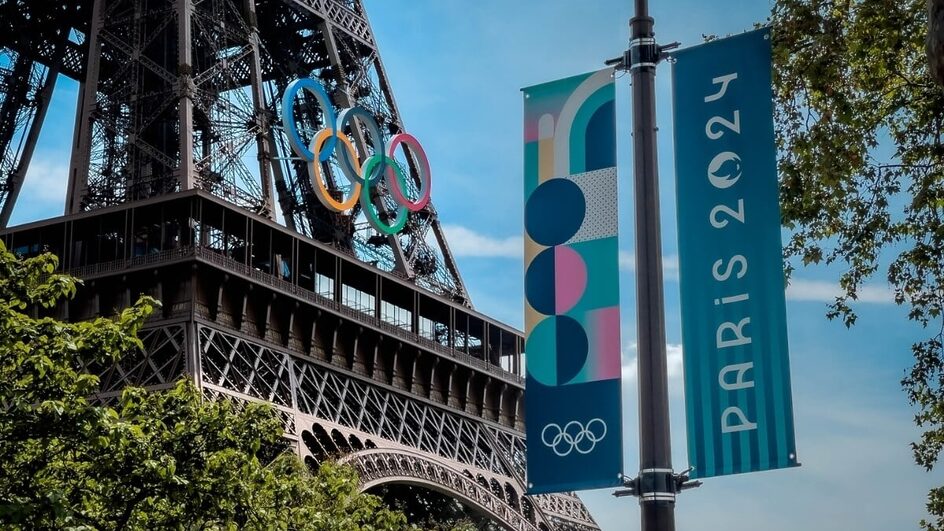 Os Jogos Olímpicos de 2024 terão como sede alguns dos pontos turísticos mais icônicos de Paris (Imagem: Hethers | Shutterstock)