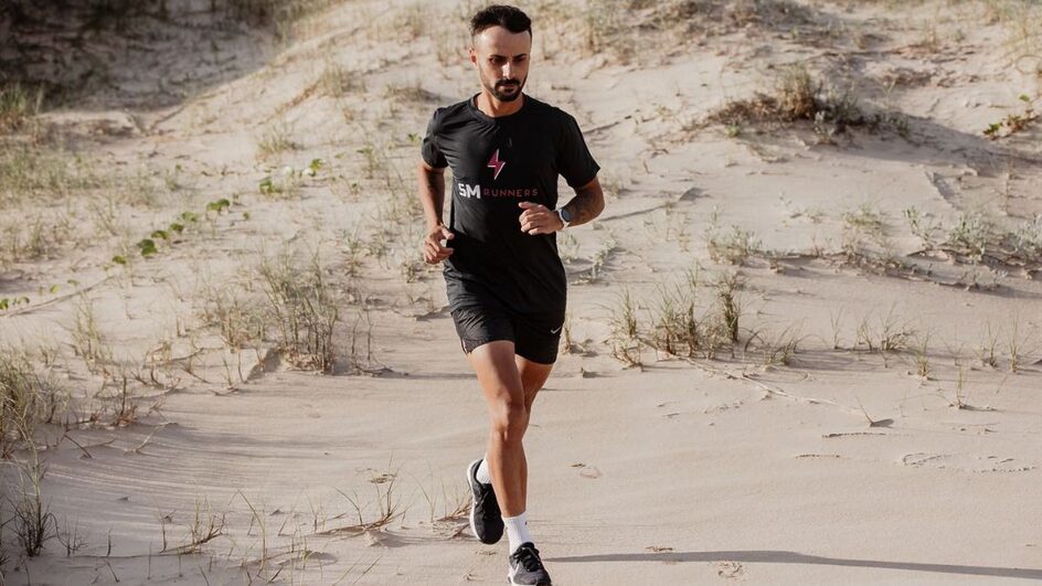 Menina com câncer vai fazer maratonista correr 1 quilômetro a cada doação para tratamento.