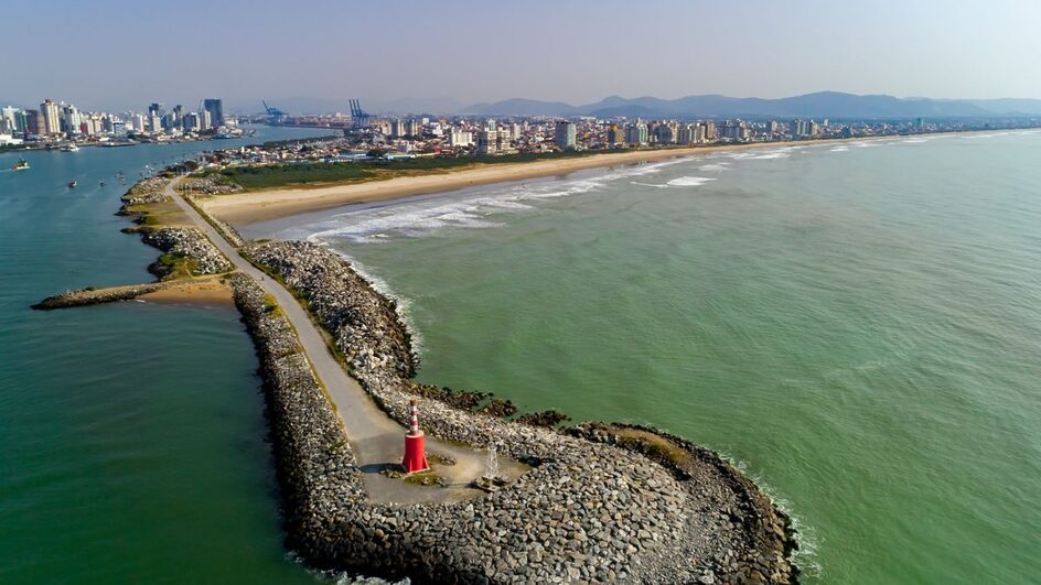 Navegantes tem ao menos três pré-candidatos à prefeitura para as eleições em outubro (Foto: Facebook, Reprodução)