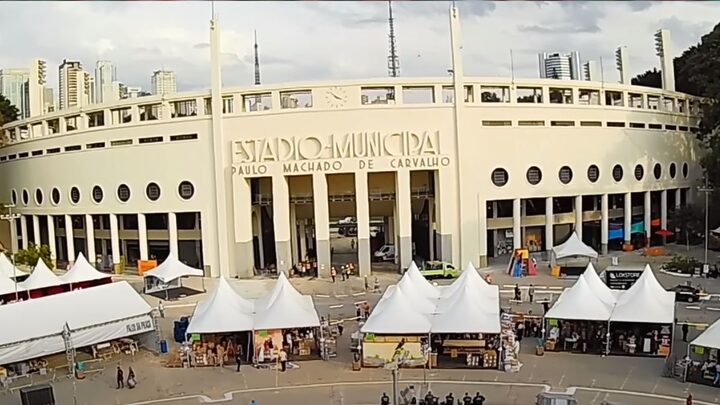 Obra da reforma do Pacaembu, em São Paulo (Foto: Voando Por Ai, YouTube, Reprodução)