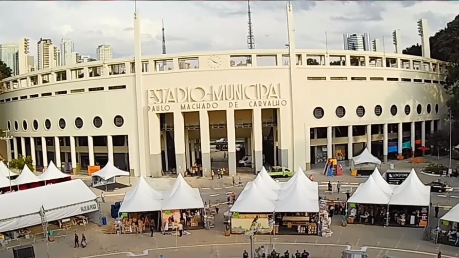 Obra da reforma do Pacaembu, em São Paulo (Foto: Voando Por Ai, YouTube, Reprodução)