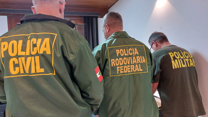 Operação mira fraudes licitatórias em 13 municípios de SC