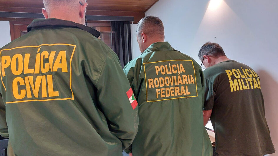 Operação mira fraudes licitatórias em 13 municípios de SC