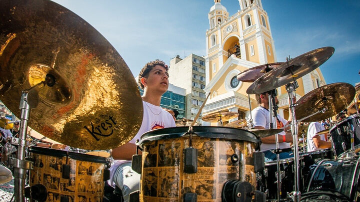 Orquestra de Baterias de Florianópolis 2024 vai reunir mais de 400 bateristas neste sábado