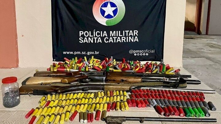 Operação Caça prendeu um homem e apreendeu armas e munições na Serra de SC.