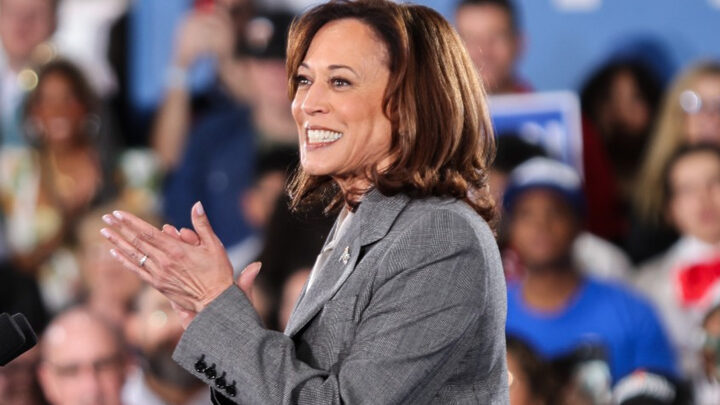 Qual é a fortuna de Kamala Harris, que pode substituir Biden em candidatura democrata nos EUA