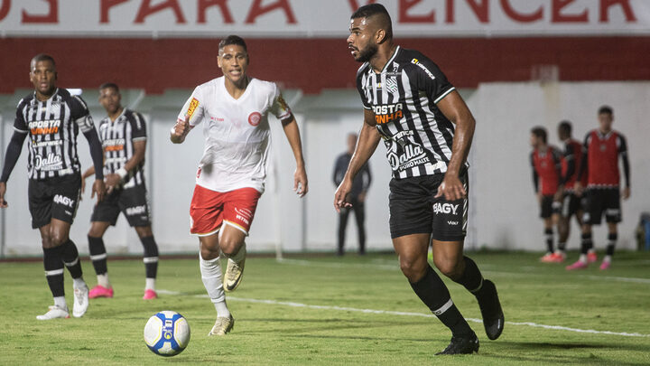 Tombense e Figueirense ficam apenas no empate (Foto: Victor Souza, Tombense)