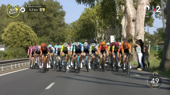 Os ciclistas largaram de Guissan e percorreram 187 quilômetros até Nîmes (Foto: Reprodução, Tour de France 2024)