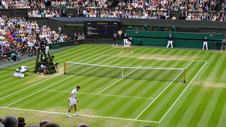 Final de 2023, entre Novak Djokovic e Calos Alcaraz, pode se repetir em Wimbledon 2024 (Foto: Reprodução, Wikimedia Commons)