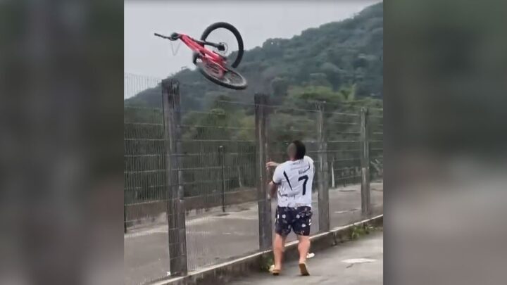 Gravação de vídeo de humor causa confusão entre ciclistas e moradores de Joinville