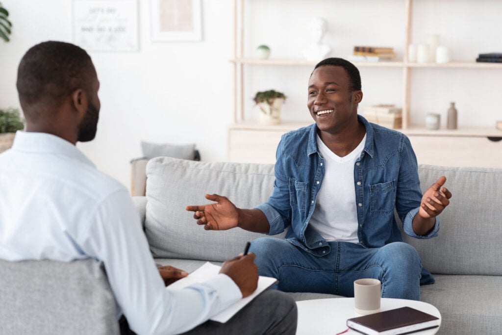 Psicólogos ajudam pacientes com problemas emocionais, mentais e comportamentais (Imagem: Prostock-studio | Shutterstock)