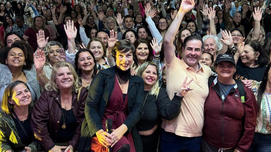Maria Paula com mulheres do MDB em Itajaí