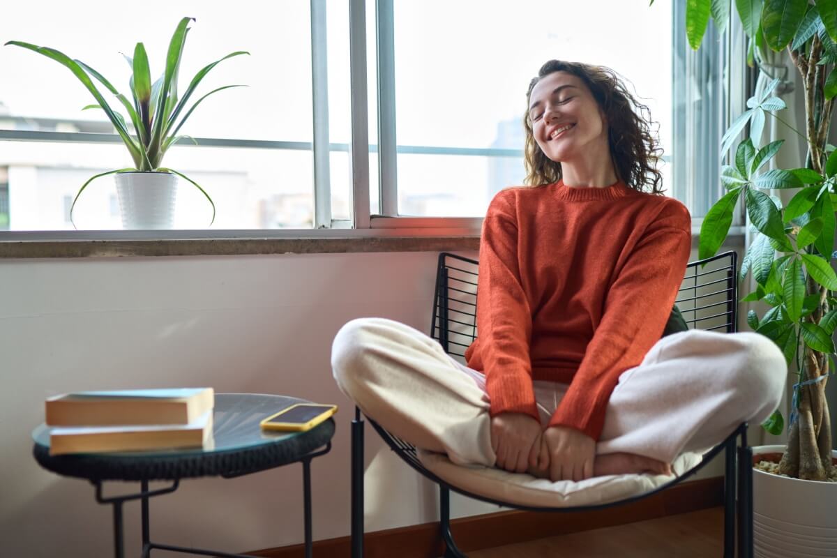 A energia da casa afeta o bem-estar físico e emocional dos moradores (Imagem: insta_photos | Shutterstock)
