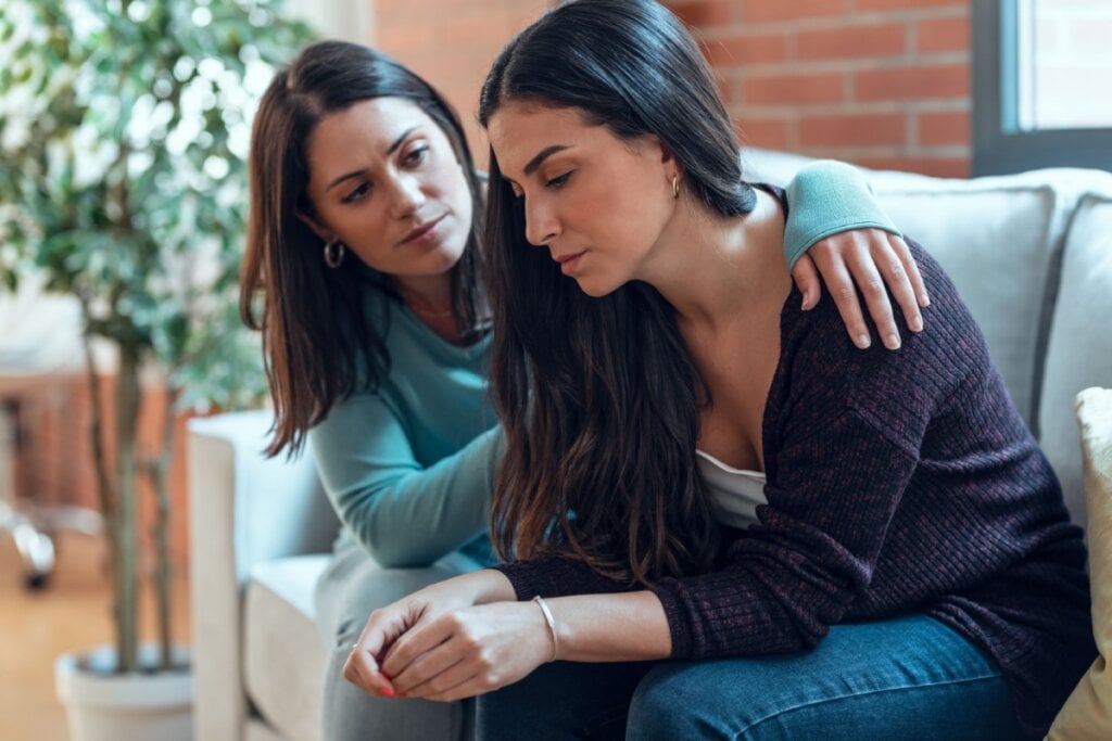 Muitas mulheres já passaram pela situação e podem oferecer apoio e conselhos baseados em suas experiências (Imagem: Josep Suria | Shutterstock)
