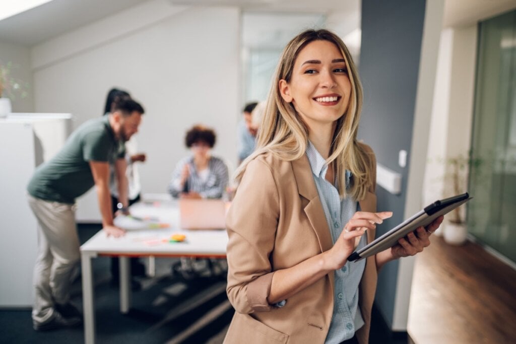 O líder deve ser uma inspiração para a equipe (Imagem: Zamrznuti tonovi | Shutterstock)