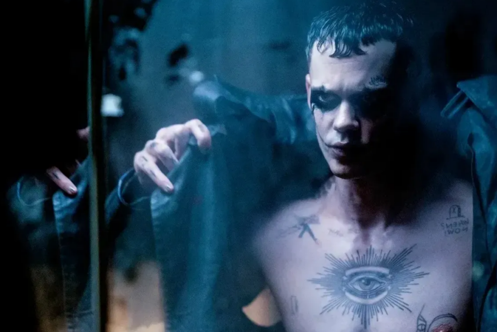 No remake do filme de 1994, “O corvo” mostra a trajetória de vingança de Eric (Imagem: Reprodução digital | IMAGEM FILMES)
