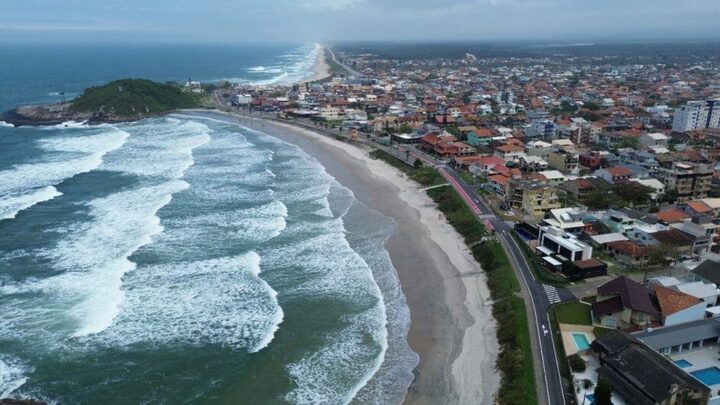 Pesquisa aponta surgimento de "ilhas de calor" após avanço de urbanização em praia de SC