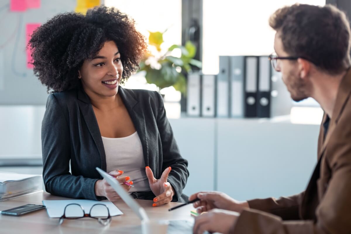 A empatia fortalece as relações no trabalho (Imagem: Josep Suria | Shutterstock)