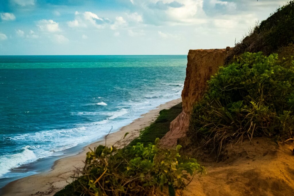 A Praia do Sol é um refúgio perfeito para quem busca paz e tranquilidade (Imagem: NickSpinder | Shutterstock)
