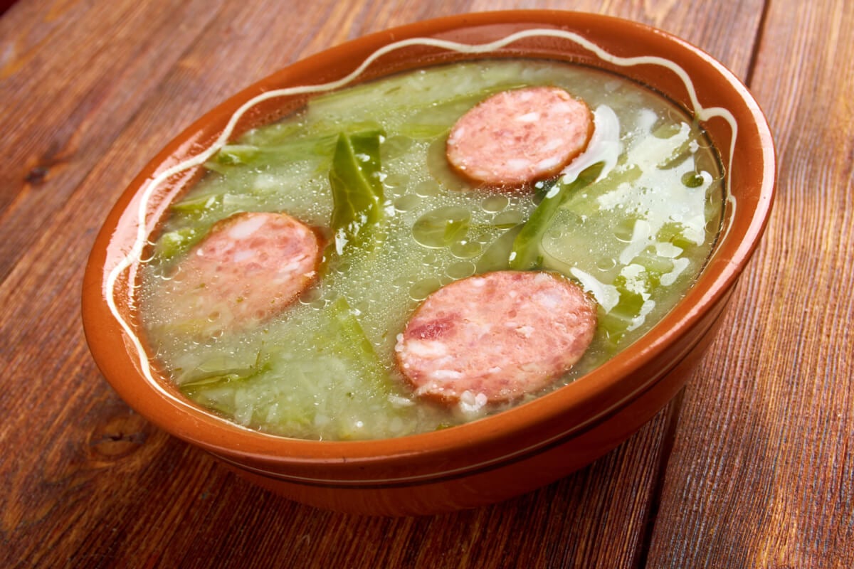 Caldo verde (Imagem: Fanfo | Shutterstock)