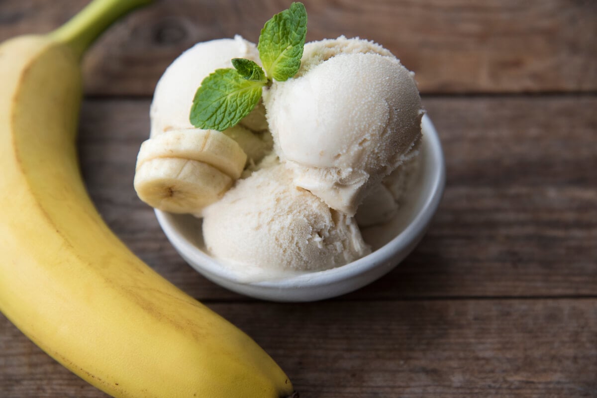 Sorvete de banana (Imagem: Anna Lohachova | Shutterstock)