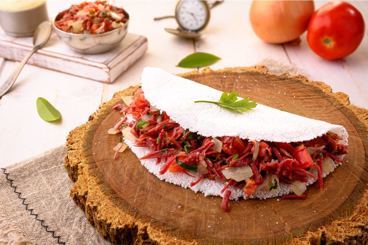 Tapioca de carne-seca (Imagem: Rafael Trafaniuc | Shutterstock)