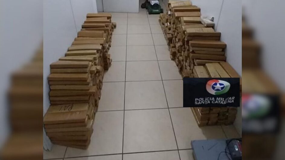 Pacotes de drogas foram apreendidos no Sul de SC