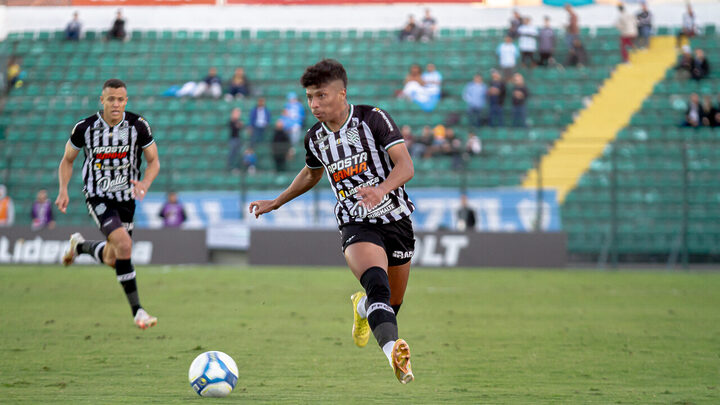 Atacante Alisson não deve seguir no Figueirense para a definição da Série C do Brasileiro (Foto: Patrick Floriani, FFC)