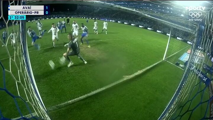 Zagueiro Tiago Pagnussat fez o gol da vitória do Avaí sobre o Operário (Foto: reprodução, Sportv Premiere)