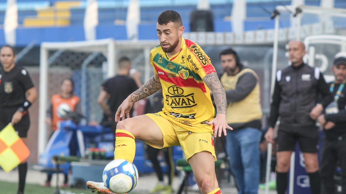 Brusque perde para o Coritiba e se complica ainda mais na Série B