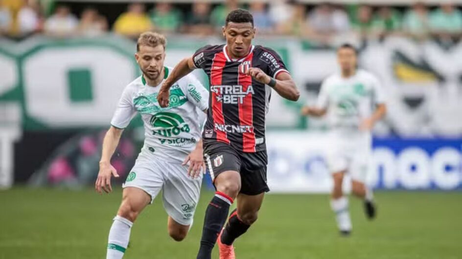 Chapecoense e Botafogo-SP pela Série B (Foto: Liamara Polli, Agência Botafogo, Divulgação)