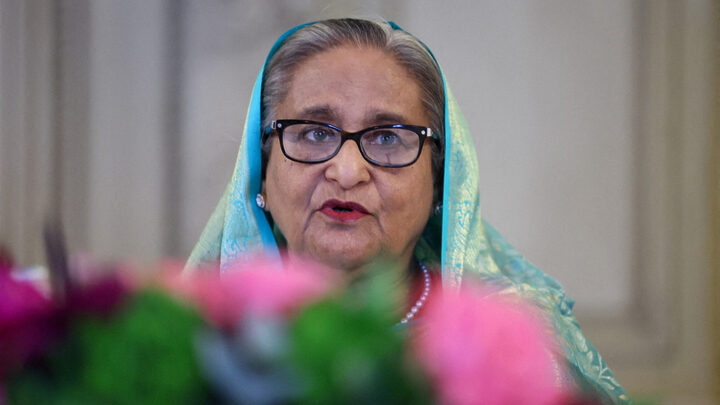 Quem é a primeira-ministra de Bangladesh, que abandonou cargo após protestos e mortes