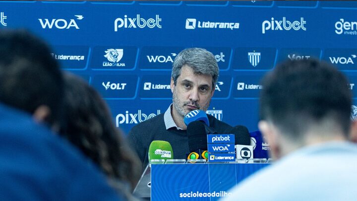 Executivo de Futebol do Avaí, Eduardo Freeland, ainda não conseguiu resultados para o Avaí em 2024 (Foto: Leandro Boeira, Avaí FC)