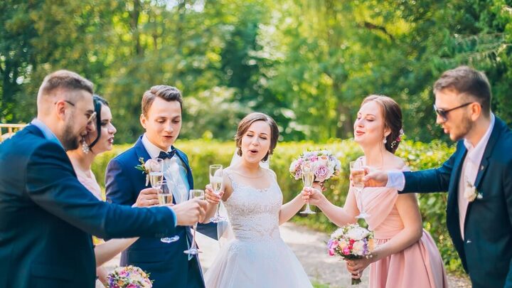 Estratégias simples ajudam a reduzir os custos do casamento (Imagem: Natalia Kabliuk | Shutterstock)