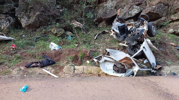 Oeste de SC registrou grave acidente envolvendo um caminhão e uma Fiorino.