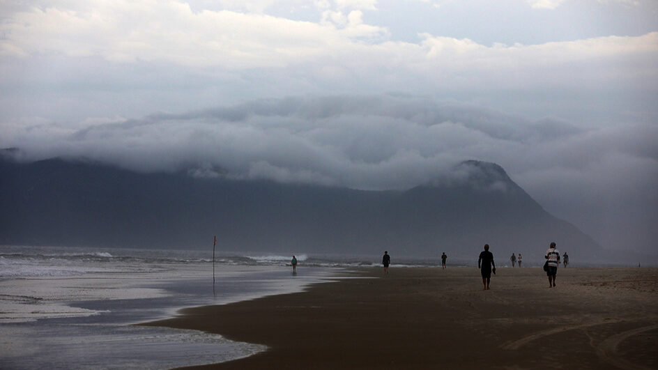 Frente fria traz chuva de volta para SC durante final de semana