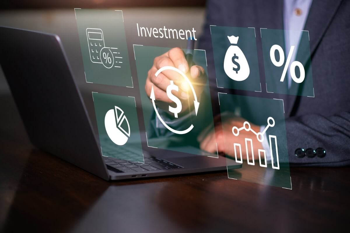 Atenção e conhecimento são fundamentais na hora de realizar um investimento (Imagem: studio 63 | Shutterstock)