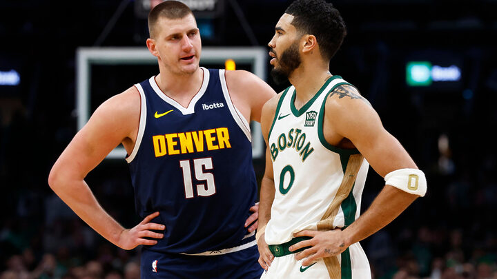 Jayson Taytum (na direita) é o principal jojgador do Boston Celtics na atualidade (Foto: Winslow Townson , NBA, Getty Images)