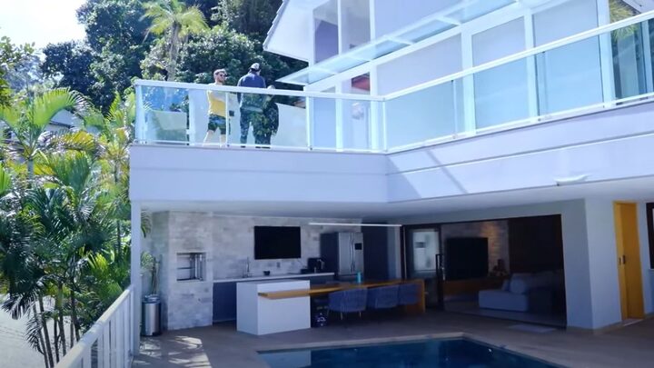 Mansão do Bruninho do Vôlei (Foto: Podpah, Youtube, Reprodução)