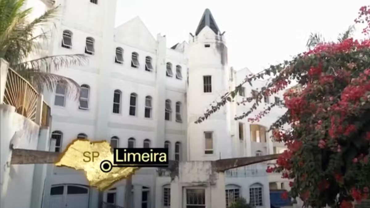 Mato alto e vidros quebrados_ castelo de R$ 15 milhões de José Rico acumula sinais de abandono