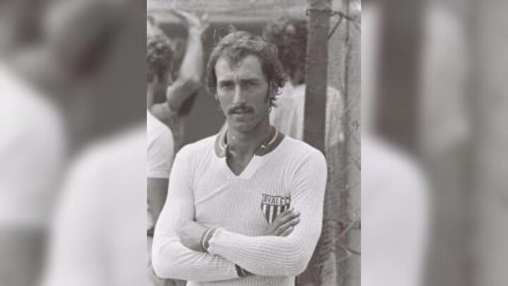 Néia com a camisa do Avaí (Foto: Avaí, Reprodução)