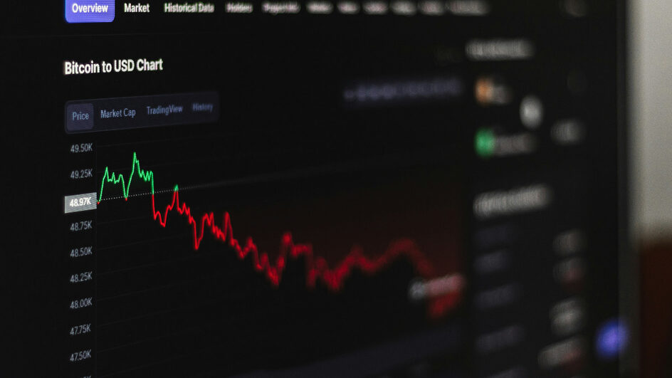 O que fez criptomoedas terem queda de 16% em menos de 24 horas