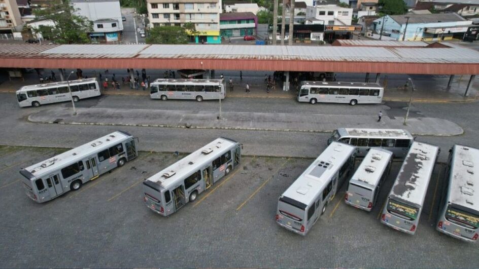 Tarifa zero no transporte coletivo foi um dos temas discutidos por candidatos à prefeitura de Blumenau no debate do NSC Total (Foto: Patrick Rodrigues, Arquivo NSC)