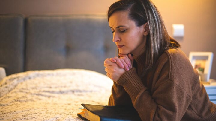 Orações à Santa Helena podem ser feitas para pedir ajuda (Imagem: Pazargic Liviu | Shutterstock)