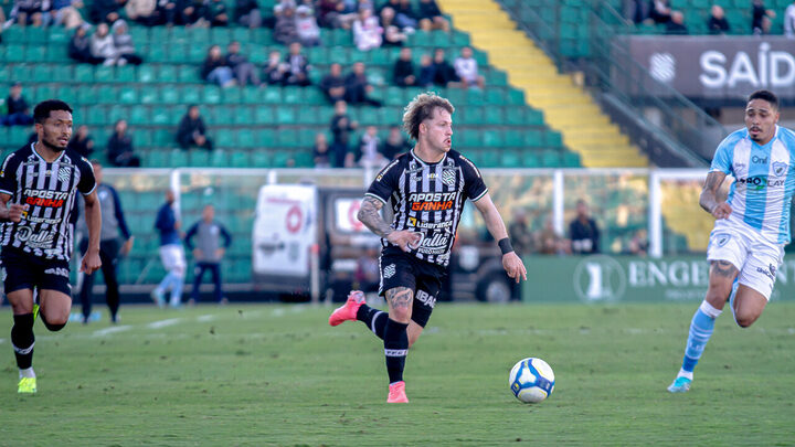 Guilherme Pato está de volta ao ataque do Figueirense para enfrentar o Volta Redonda neste sábado (Foto: Patrick Floriani, FFC)