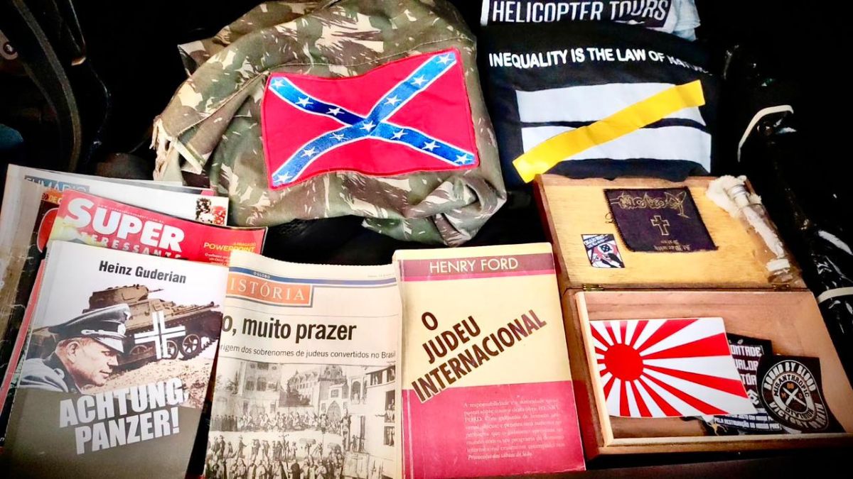 Nazismo é considerado crime, com pena de 2 a 5 anos e multa.