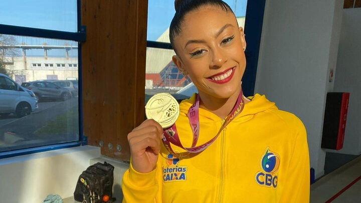 Quem é Bárbara Domingos, principal nome do Brasil na ginástica rítmica nas Olimpíadas