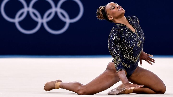 Rebeca Andrade no solo da ginástica artística (Foto: Miriam Jeske, COB)