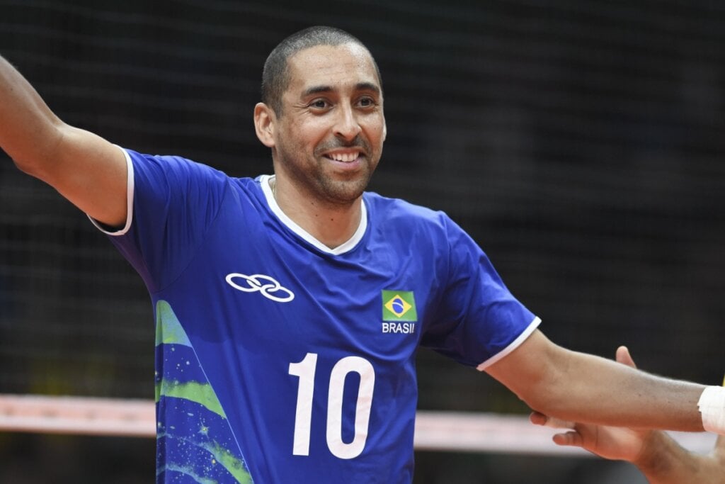 Serginho conquistou 4 medalhas com a Seleção Brasileira de Vôlei (Imagem: Celso Pupo | Shutterstock)
