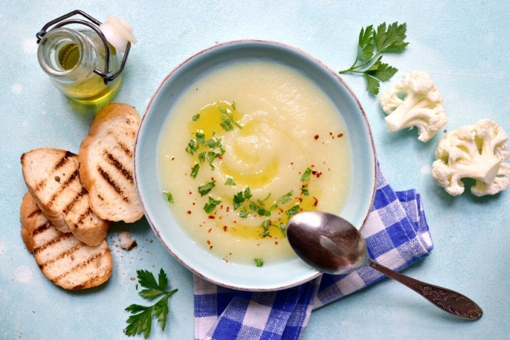 Creme de couve-flor com batata (Imagem: Liliya Kandrashevich | Shutterstock)
